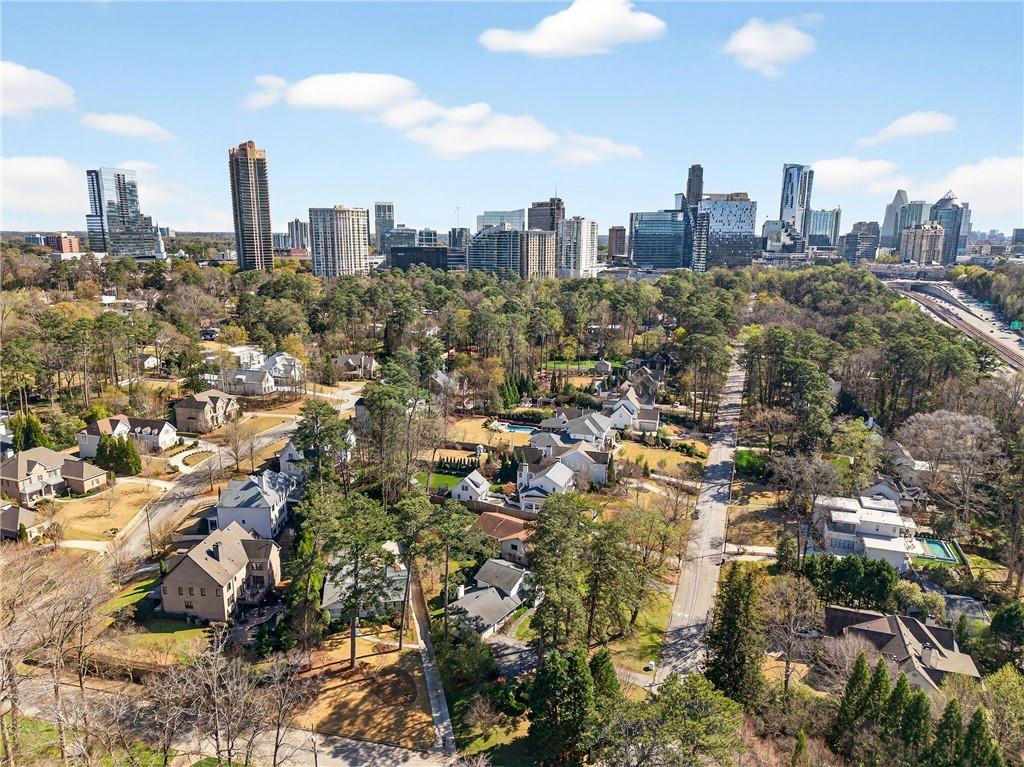 3811 N Stratford Road NE