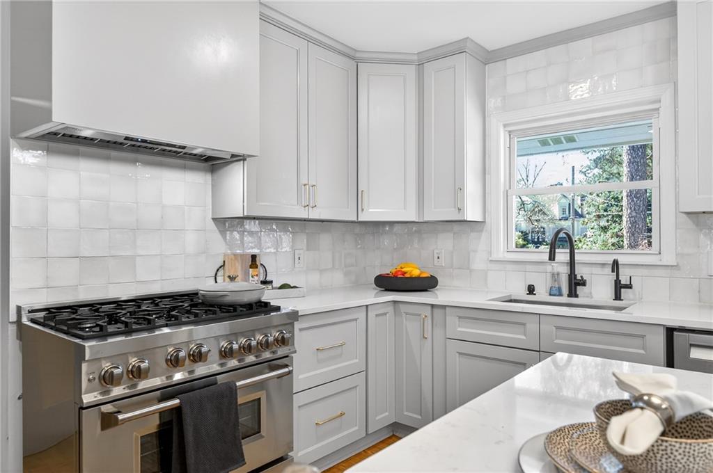 3811 N Stratford Road NE