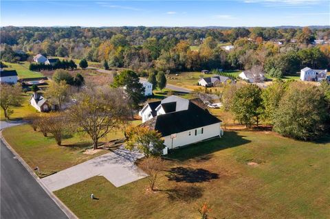 A home in Calhoun