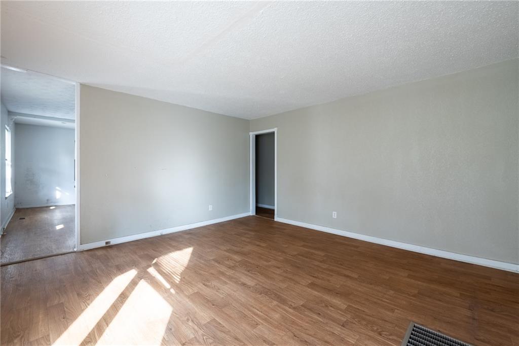 6623 King George Way