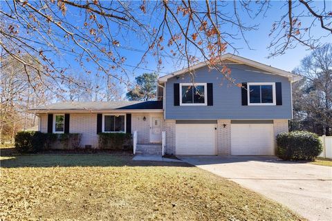 A home in Dacula