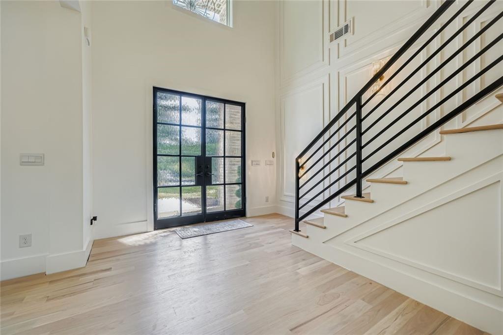 2635 Beverly Lane