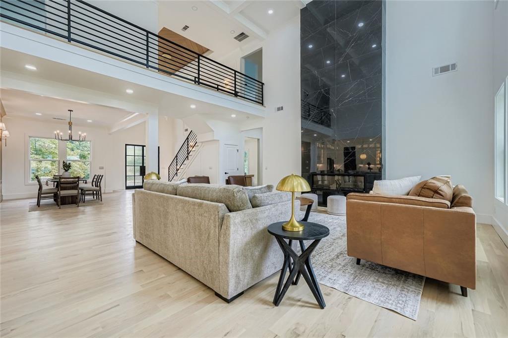 2635 Beverly Lane
