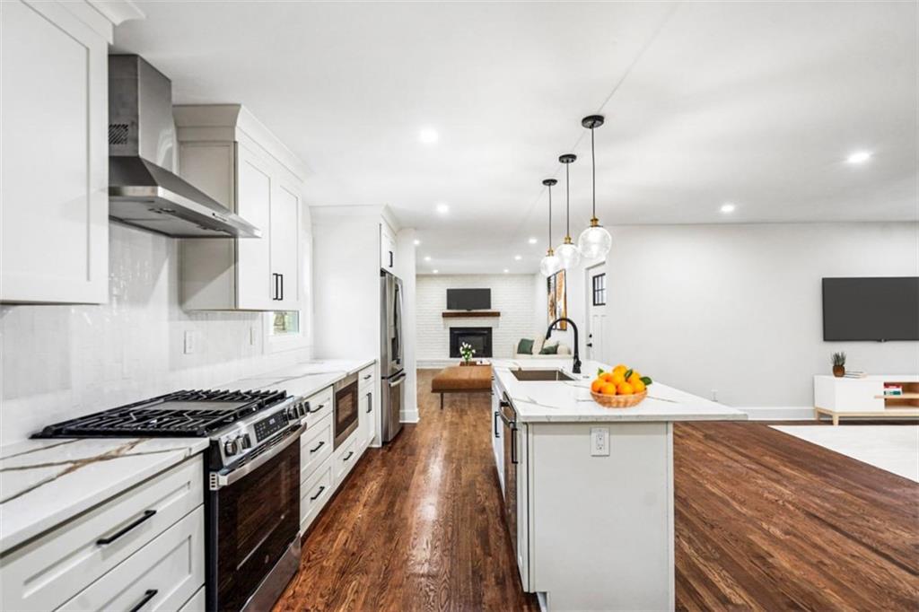 2452 King Arthur Circle