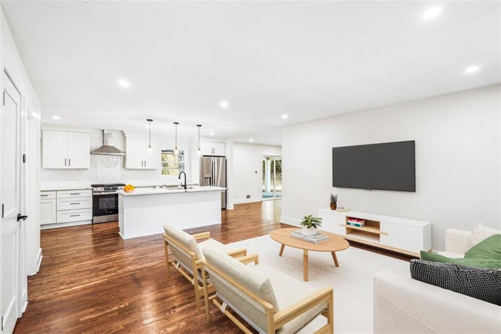 2452 King Arthur Circle