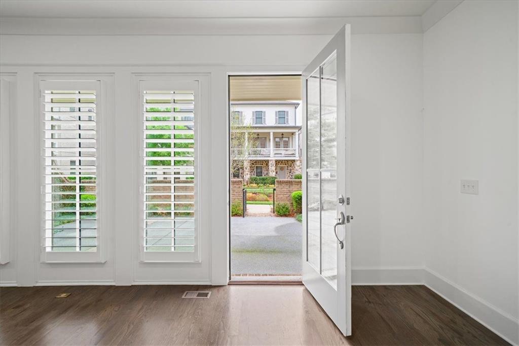 130 Forrest Alley, Roswell, Georgia image 36