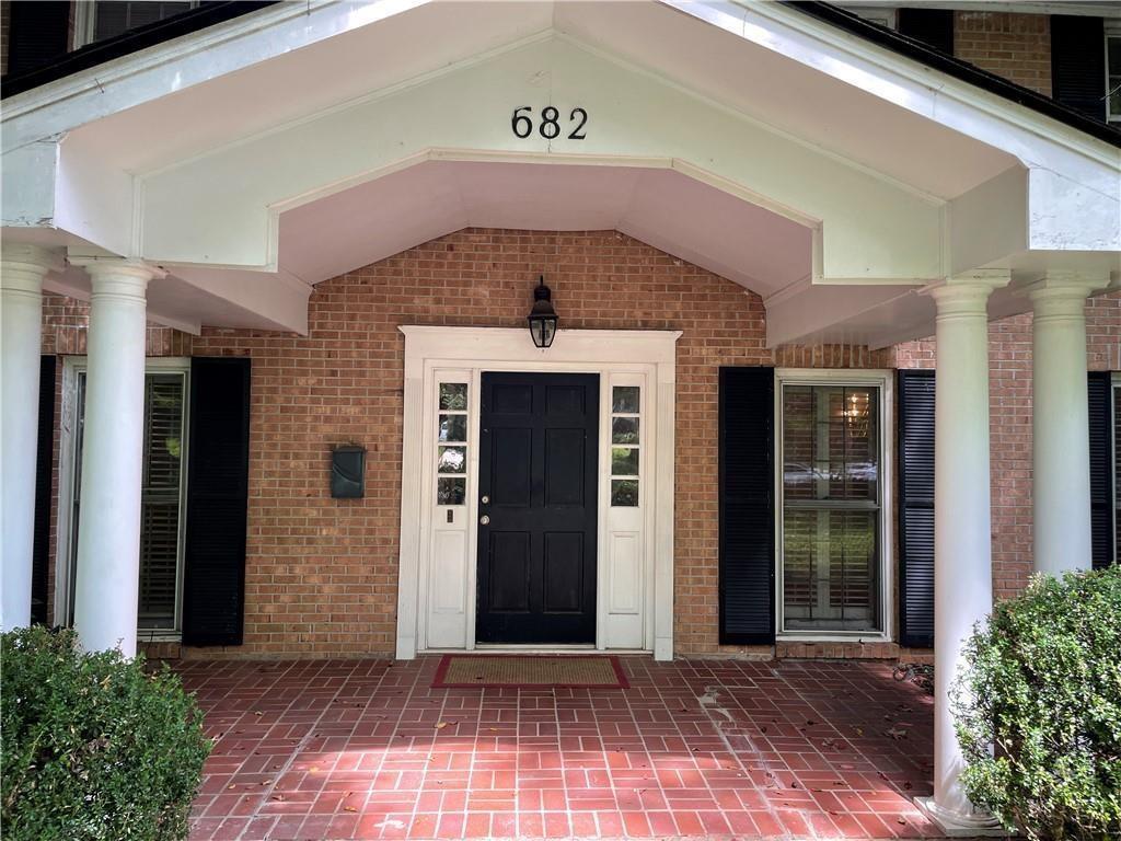 682 E Morningside Drive NE