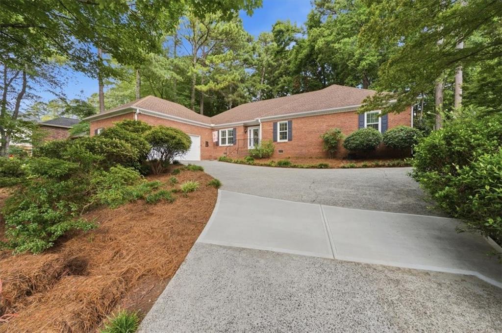 2032 Signal Ridge Chase
