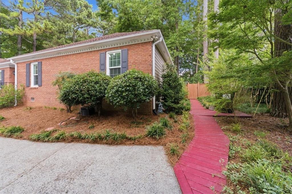 2032 Signal Ridge Chase