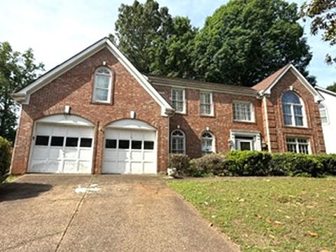 Homes For Sale - 11640 Windbrooke Way<br/> Alpharetta, GA 30005
