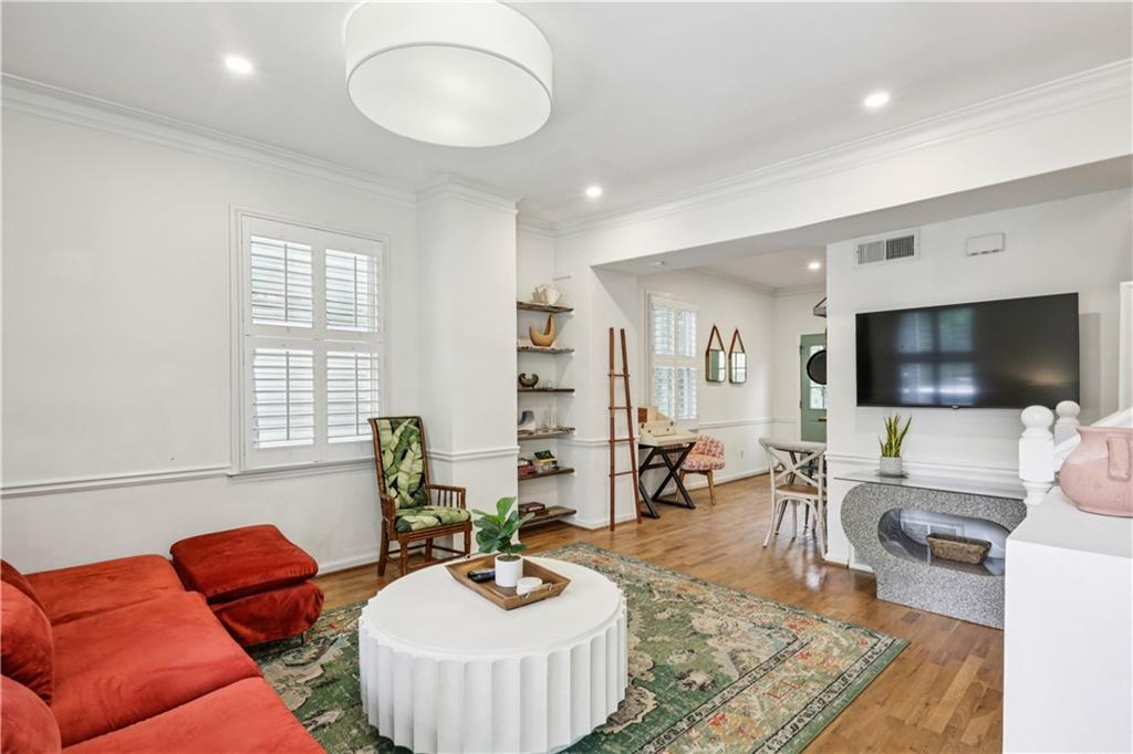 200 Reinhardt Street B