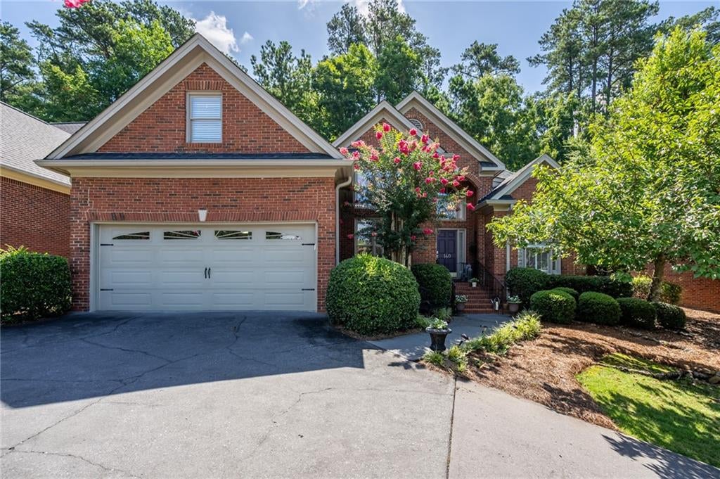 140 Vinings Court