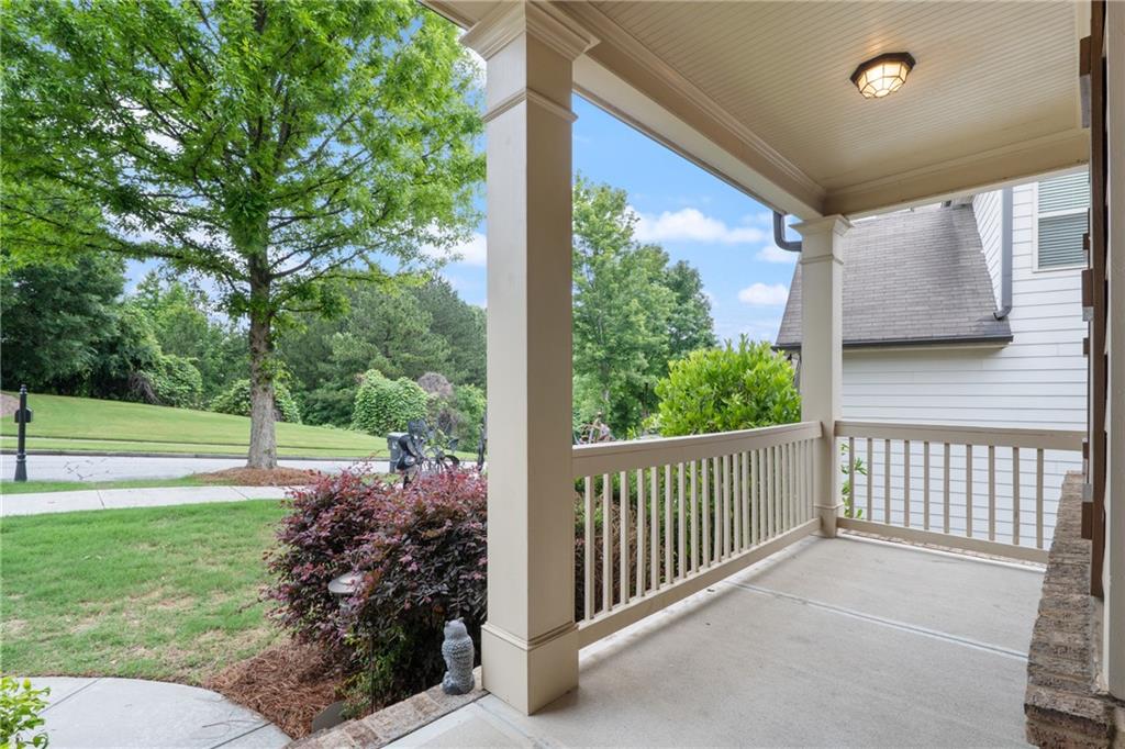 1537 Maplecliff Way