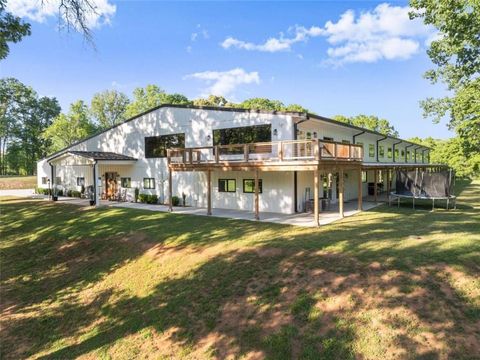 Homes For Sale - 951 Canter Way<br/> Jefferson, GA 30549