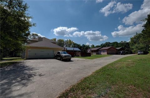 A home in Powder Springs