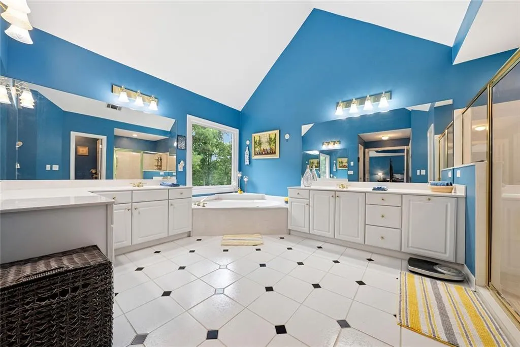 Milton, Georgia 30004, United States, 7 Bedrooms Bedrooms, ,8 BathroomsBathrooms,Residential,Active,191238