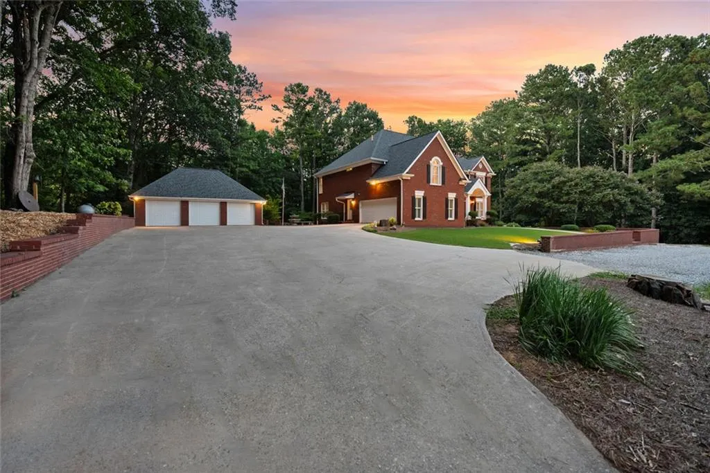 Milton, Georgia 30004, United States, 7 Bedrooms Bedrooms, ,8 BathroomsBathrooms,Residential,Active,191238