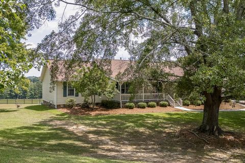 A home in Flowery Branch