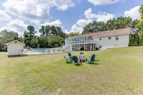 A home in Flowery Branch