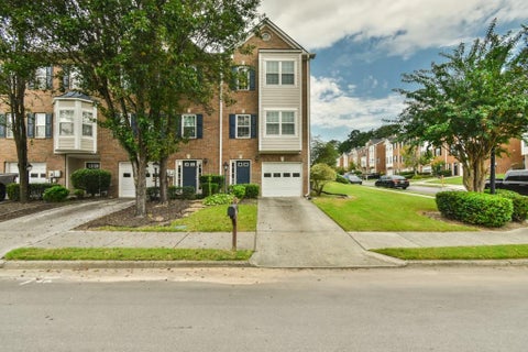 Townhouse For Sale - 2184 Mill Garden Run<br/> Buford, GA 30519