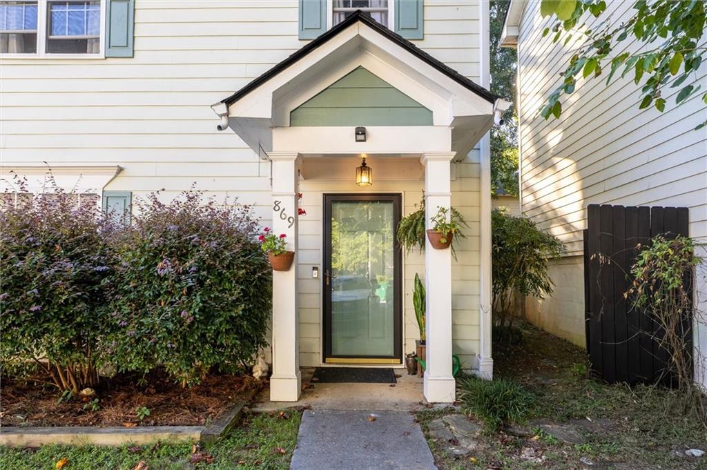 869 Glynn Oaks Drive