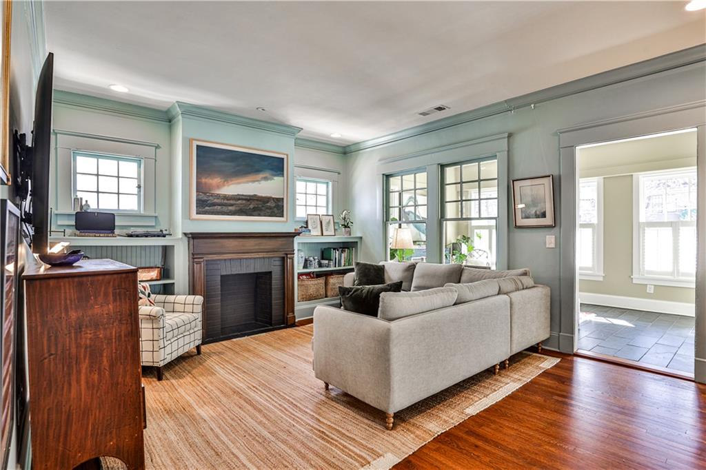 976 Blue Ridge Avenue NE
