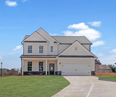 1042 TITUS Lane Statham GA 30666