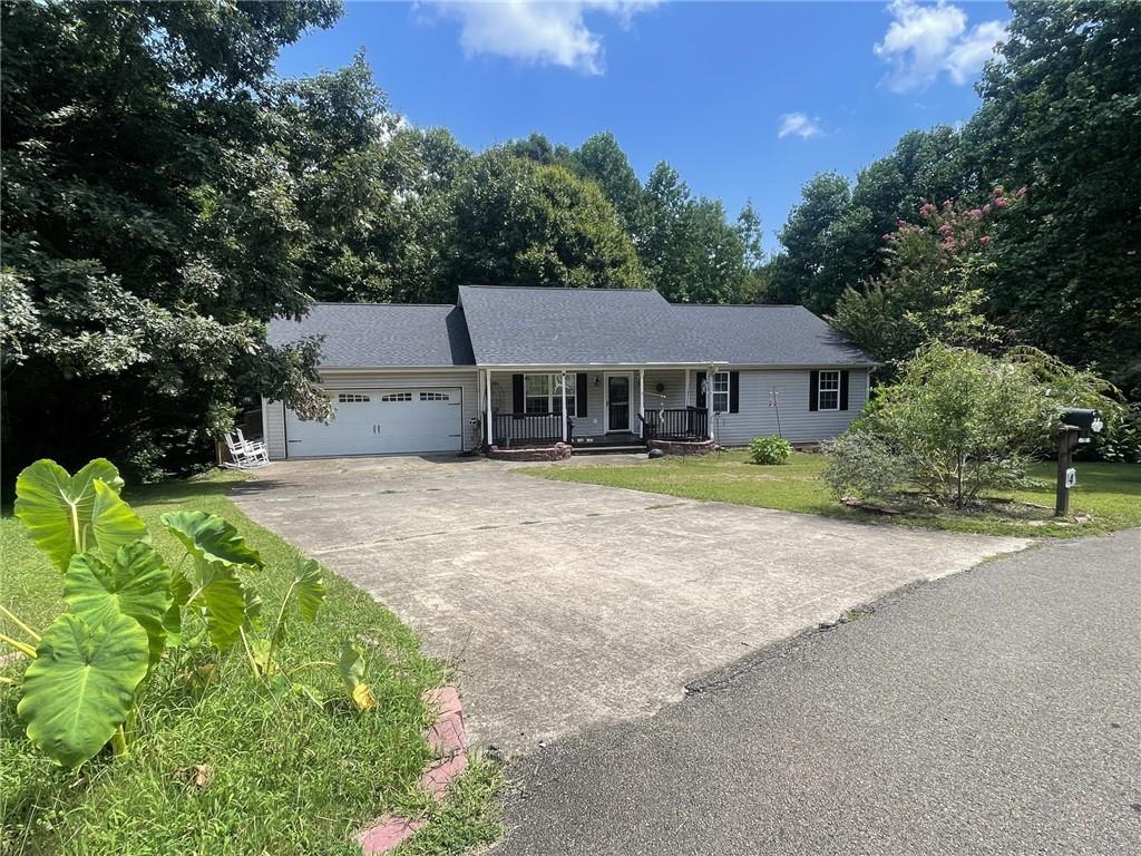 14 RAYELEE Circle