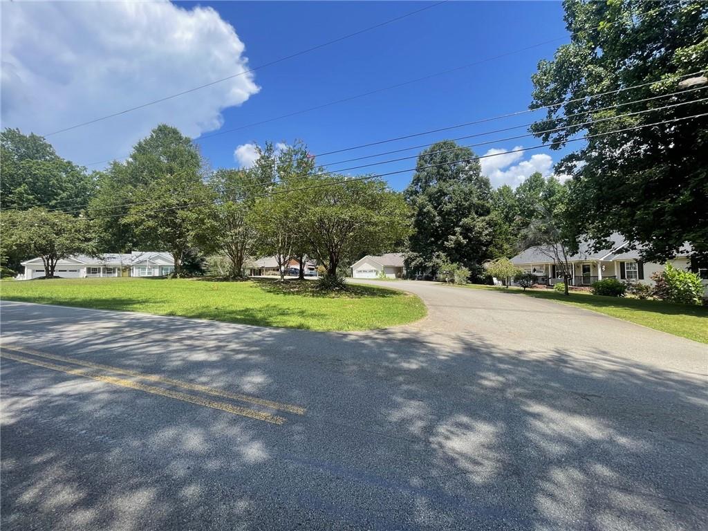 14 RAYELEE Circle