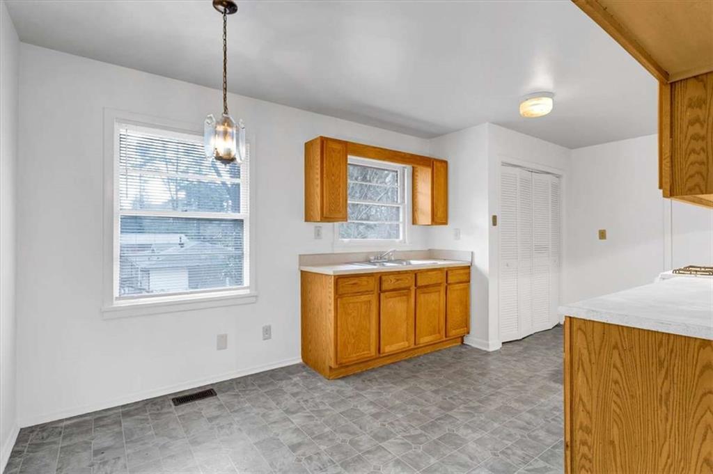 3272 Kingston Road NW