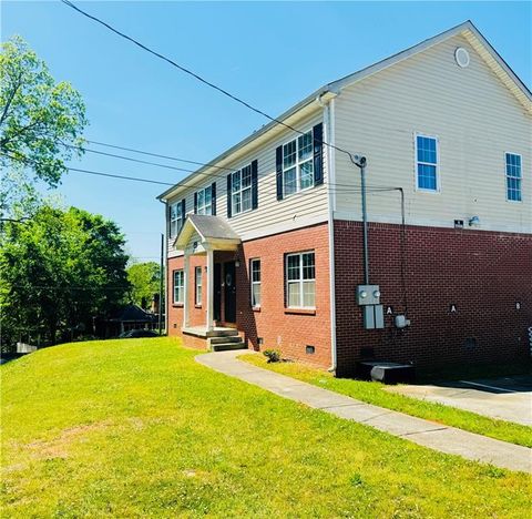 2435 Bellview Avenue NW Atlanta GA 30318