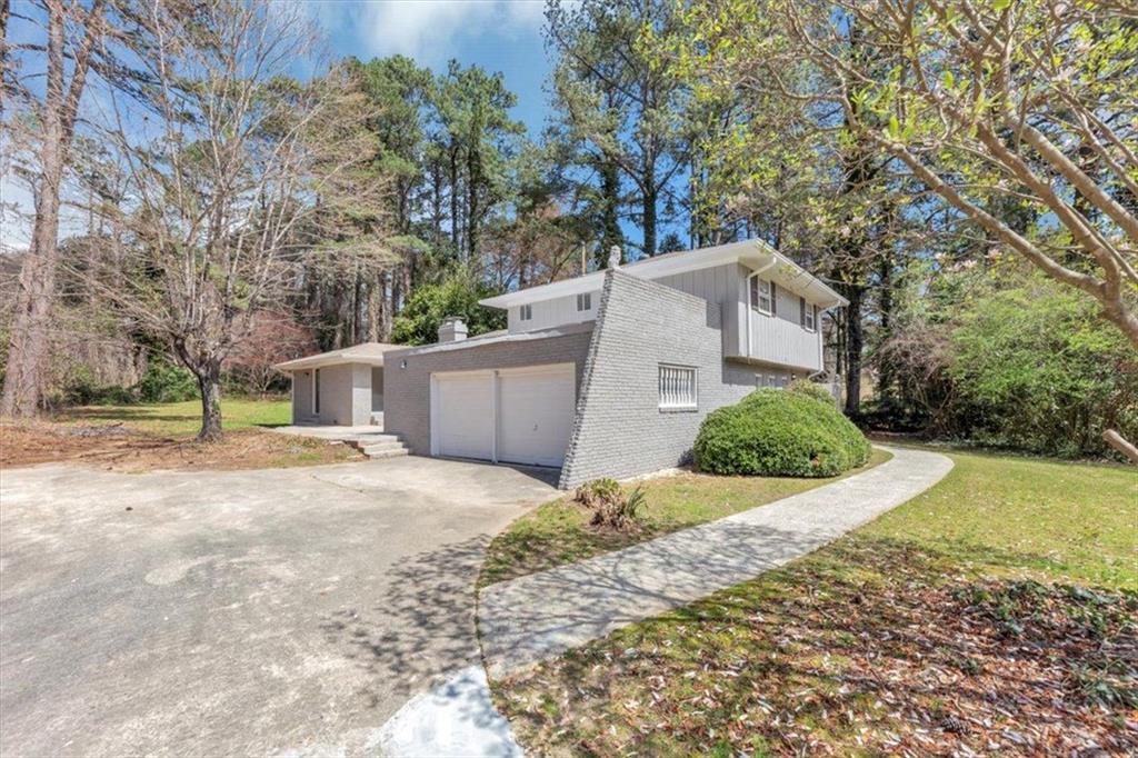 1507 Fair Haven Drive, Riverdale, Georgia image 2