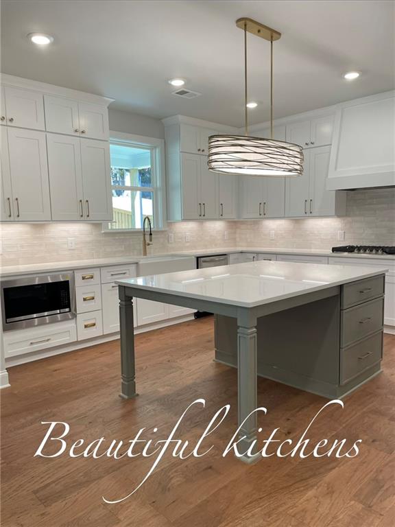 2962 Graham Gardens Lane