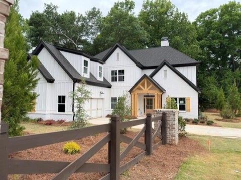 Homes For Sale - 2962 Graham Gardens Lane<br/> Marietta, GA 30062