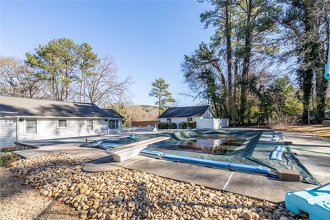 A home in Lindale