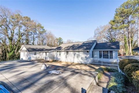 A home in Lindale