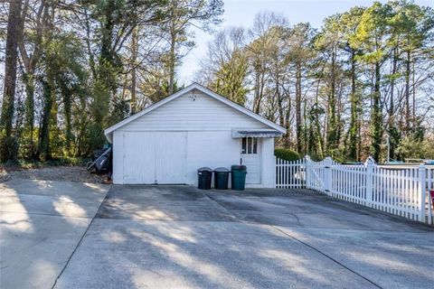 A home in Lindale