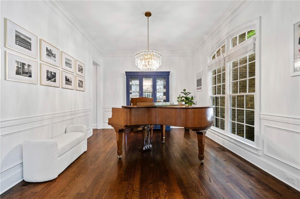 1045 Westcroft Lane, Roswell, Georgia image 3