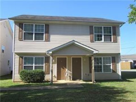 Duplex in Cartersville GA 428 Cassville Road.jpg