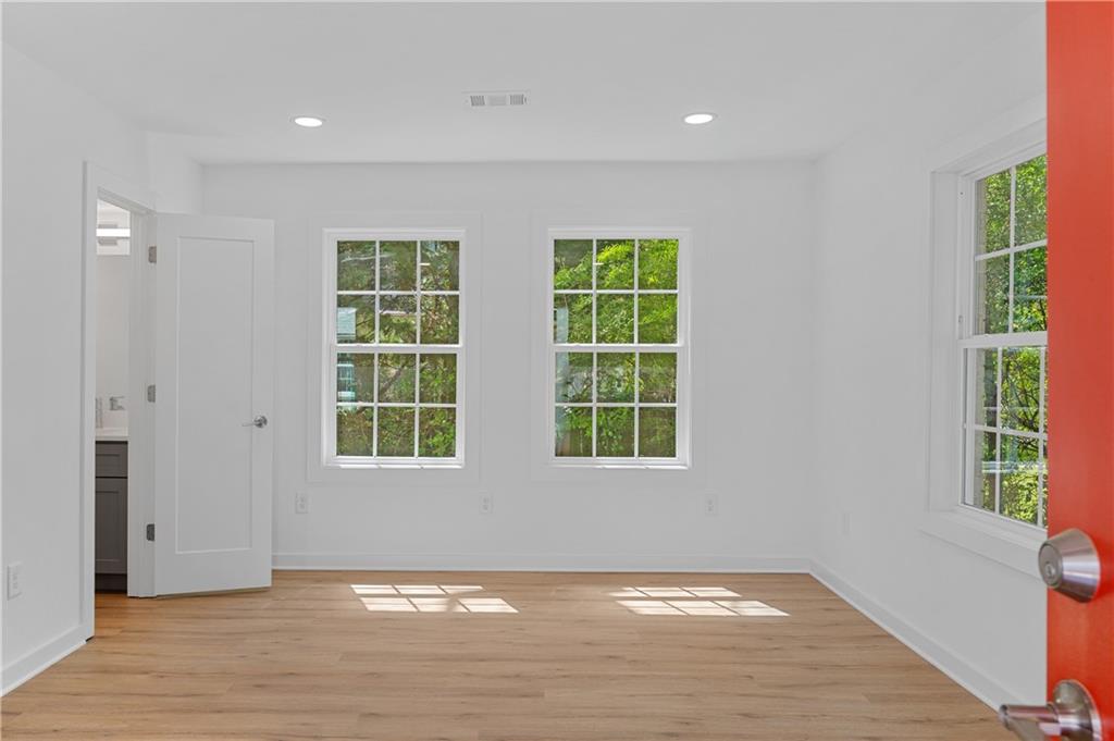 237 Howard Street NE 2