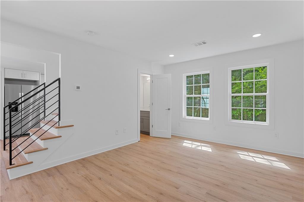 237 Howard Street NE 2