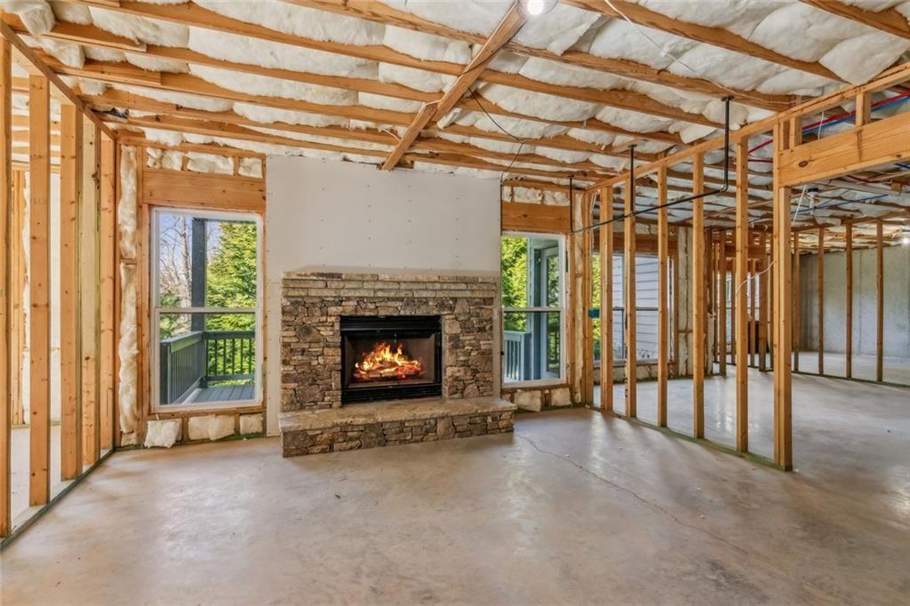 140 Forked Leaf Road N