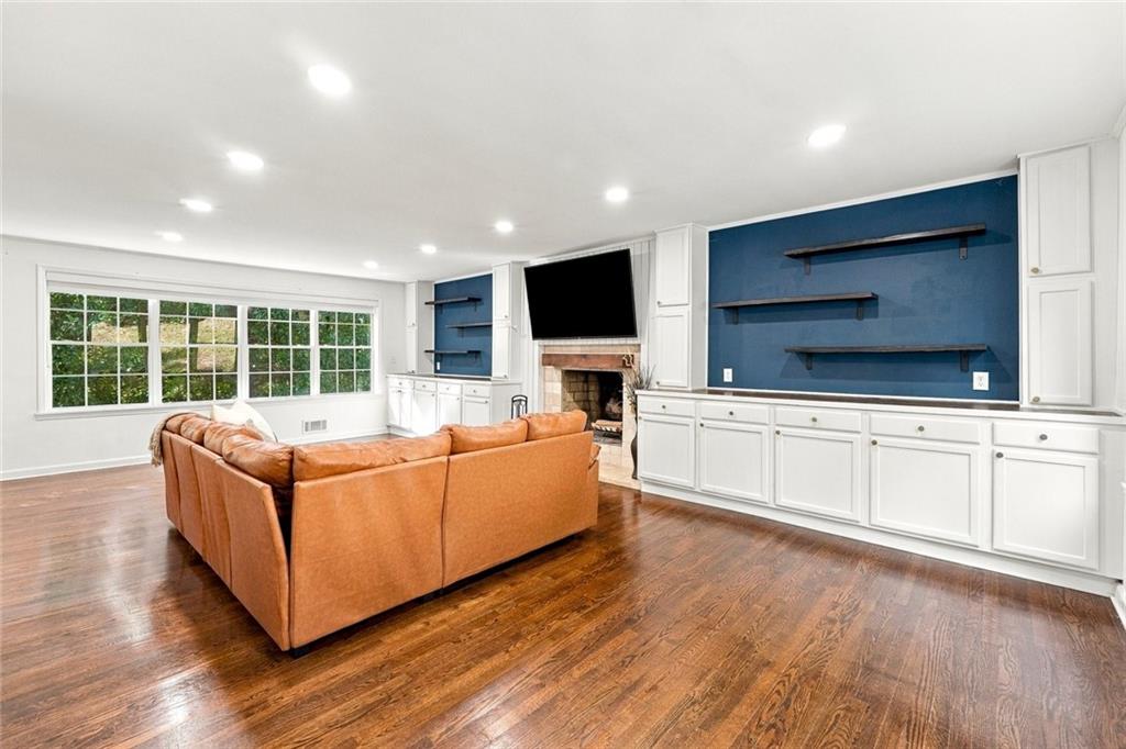 731 Longview Drive