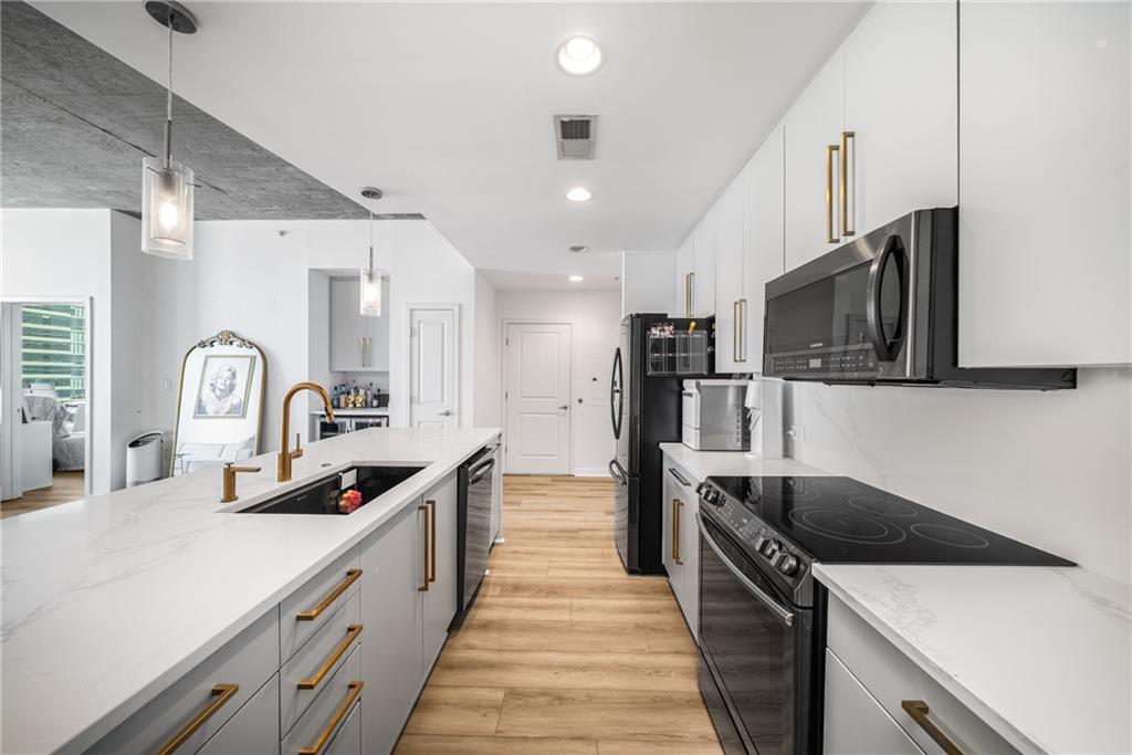 860 Peachtree Street NE 2105