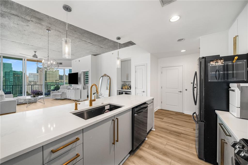 860 Peachtree Street NE 2105