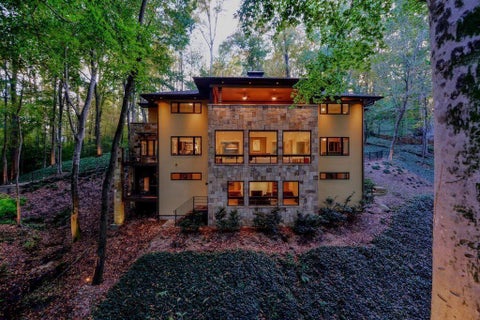 Homes For Sale - 1180 E Beechwood Drive<br/> Atlanta, GA 30327
