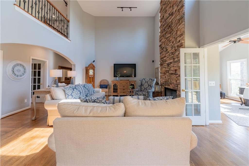 622 Goldpoint Trace, Woodstock, Georgia image 6