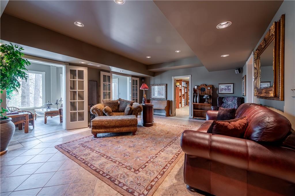 622 Goldpoint Trace, Woodstock, Georgia image 34