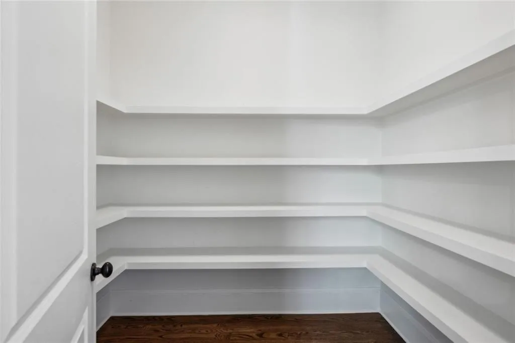 Atlanta, Georgia 30305, United States, 5 Bedrooms Bedrooms, ,5 BathroomsBathrooms,Residential,Pending,113736