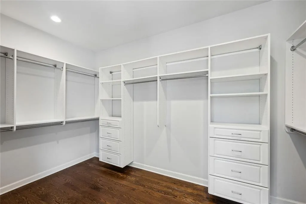 Atlanta, Georgia 30305, United States, 5 Bedrooms Bedrooms, ,5 BathroomsBathrooms,Residential,Pending,113736